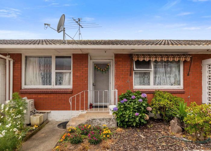  at 2/25 Avenue Road, Otahuhu, Auckland