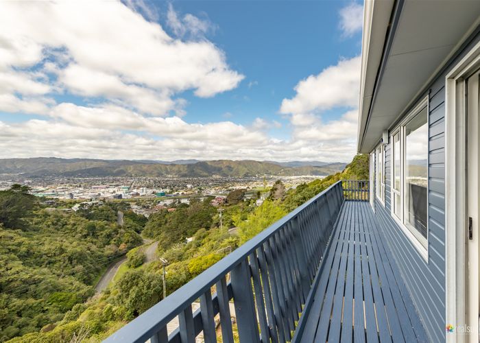  at 91 Miromiro Road, Normandale, Lower Hutt
