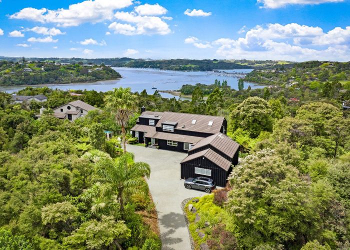  at 14 Creek Street, Sandspit