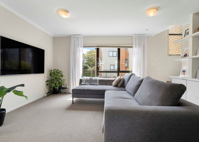  at 24/172 Mcleod Road, Te Atatu South, Auckland