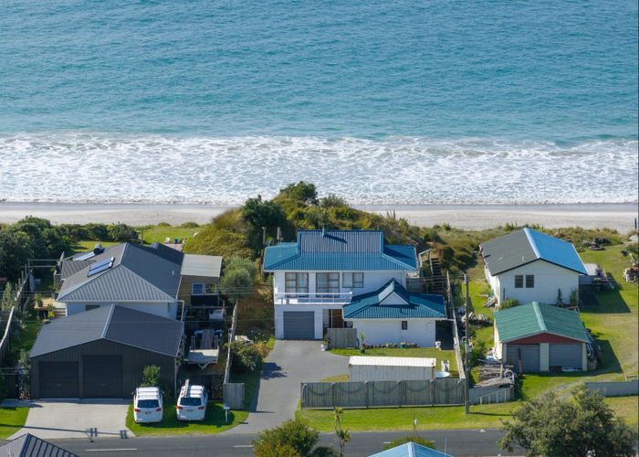  at 563 Pukehina Parade, Pukehina, Western Bay Of Plenty, Bay Of Plenty