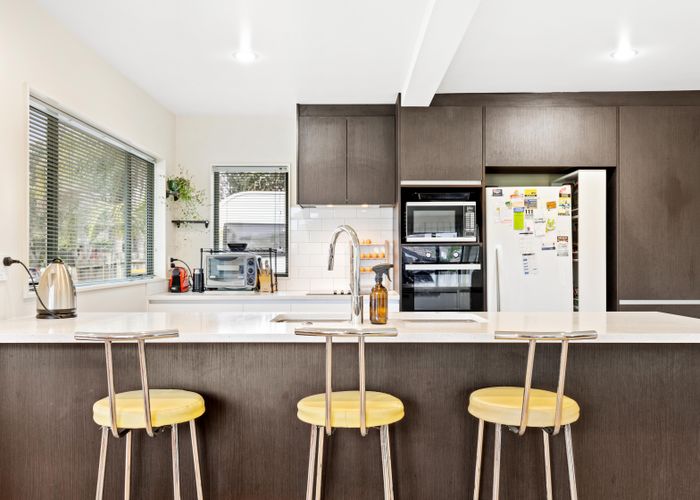  at 27 Connemara Court, West Harbour, Auckland