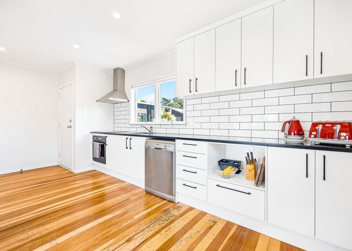  at 38 Woodside Road, Massey, Waitakere City, Auckland