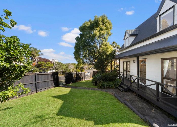  at 10 Sandgate Avenue, Botany Downs, Auckland