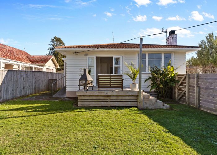  at 452 Carrington Street, Upper Vogeltown, New Plymouth