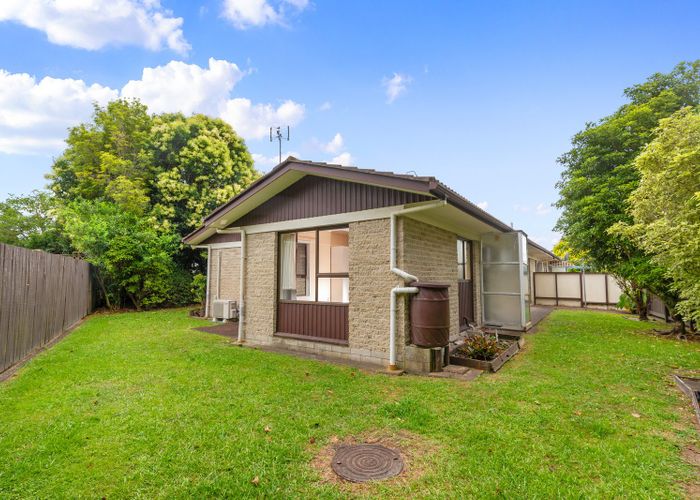  at 2/13 Frank Evans Place, Henderson, Auckland