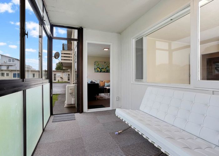  at 11/5 Keeling Road, Henderson, Auckland
