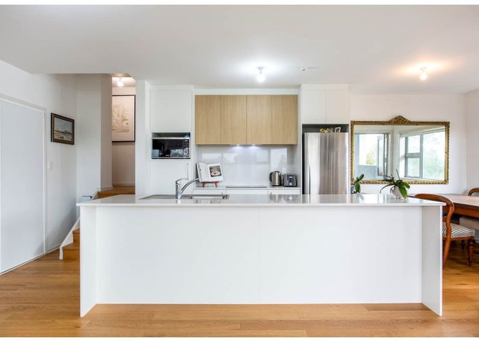  at 16/270  Onewa Road, Birkenhead, North Shore City, Auckland