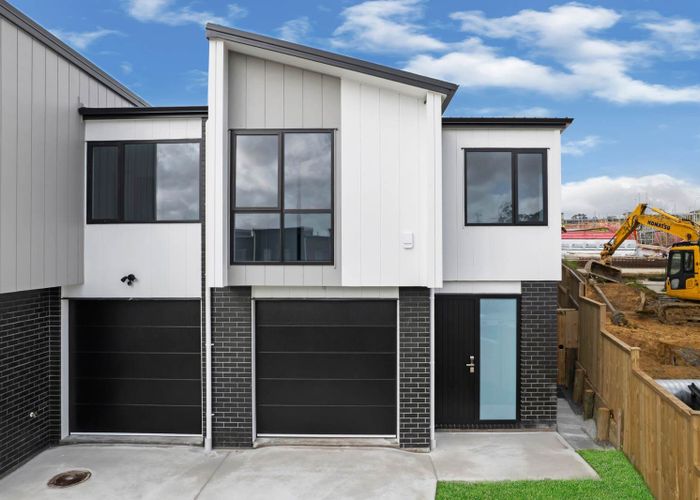  at 32B Hearth Street, Flat Bush, Manukau City, Auckland