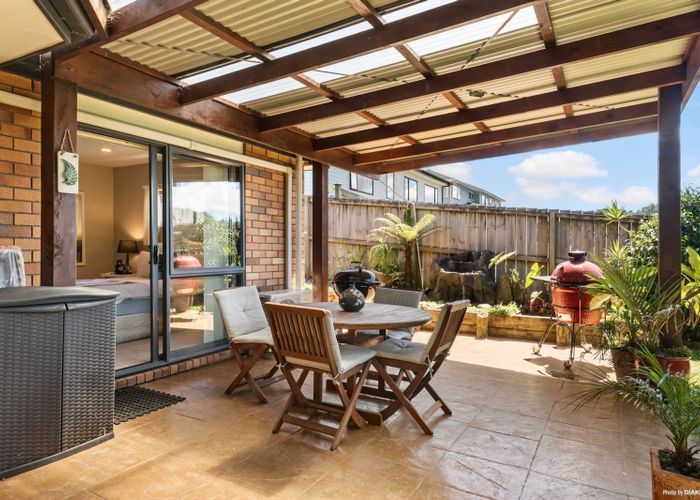  at 10 Meharg Place, Fairview Heights, Auckland