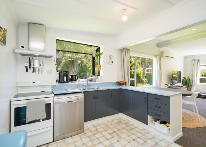  at 18 Mahuri Road, Otatara