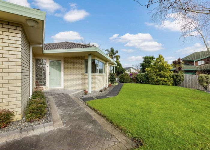  at 25 Travers Place, Northpark, Auckland