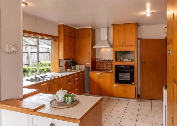  at 277 Grahams Road, Bishopdale, Christchurch City, Canterbury