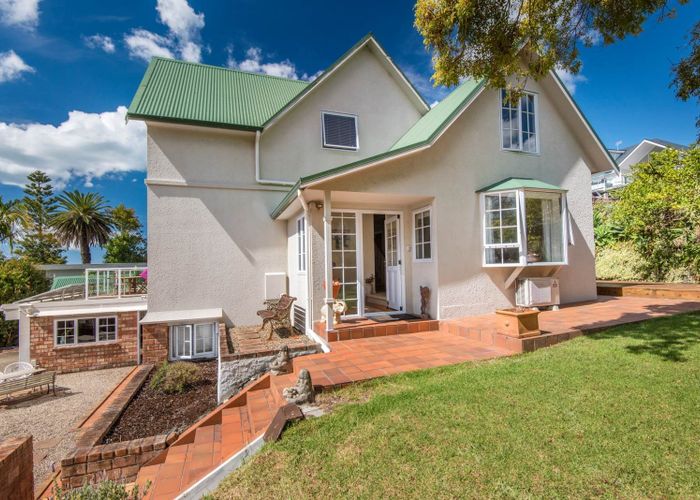  at 16  Lansdowne Street, Bayswater, North Shore City, Auckland