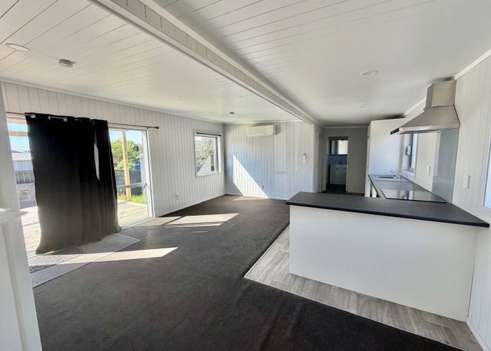  at 8A Lynmore Drive, Hill Park, Manukau City, Auckland