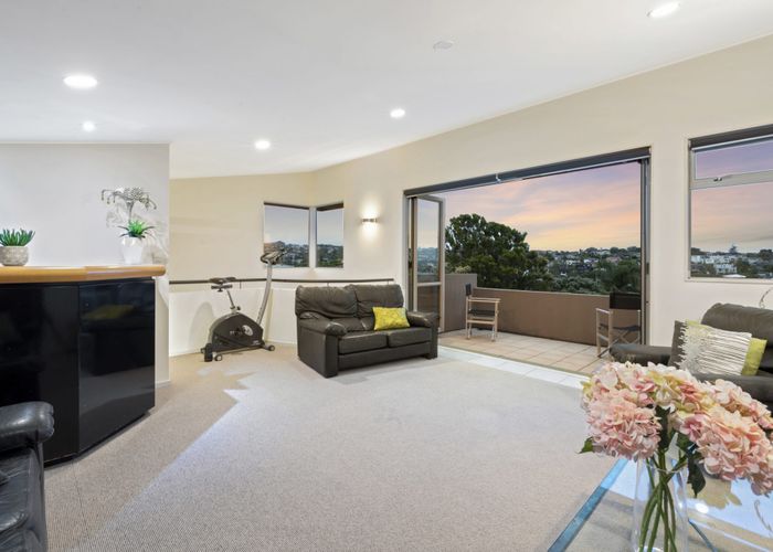 at 395a Beach Road, Mairangi Bay, North Shore City, Auckland