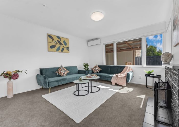  at 5 Kerrydale Road, Manurewa, Manukau City, Auckland