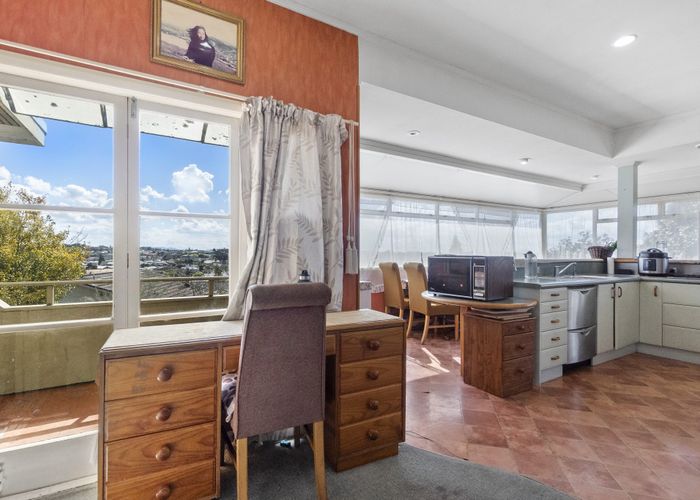  at 100 Tuhikaramea Road, Dinsdale, Hamilton, Waikato