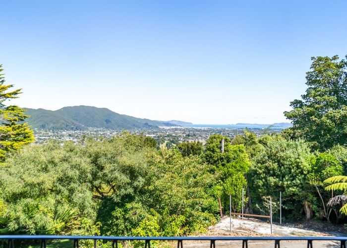  at 40 Gurney Road, Kelson, Lower Hutt