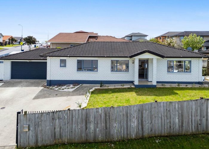  at 27 Gordon Stanley Drive, Massey, Auckland