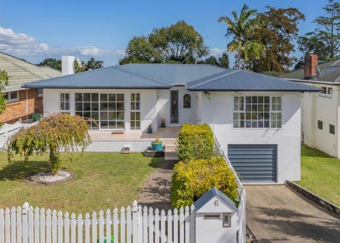  at 6 Scenic Drive, Hillpark, Auckland