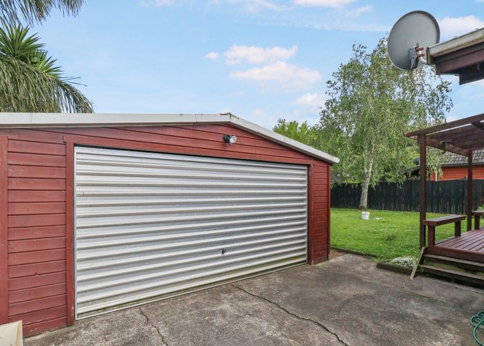  at 123 Botany Road, Botany Downs, Auckland
