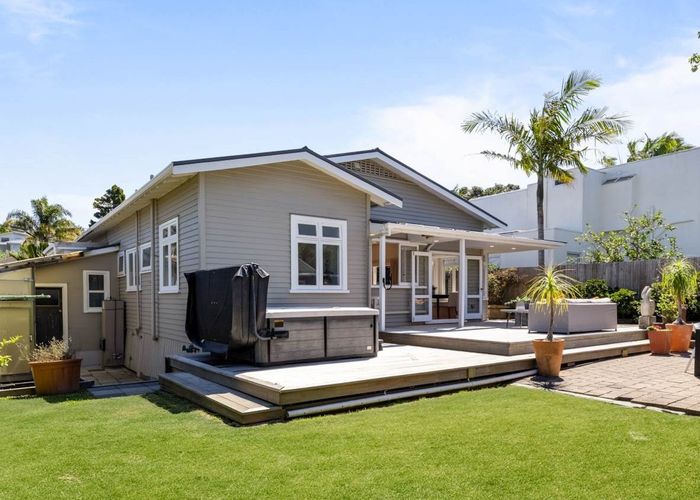  at 11 Kesteven Avenue, Glendowie, Auckland