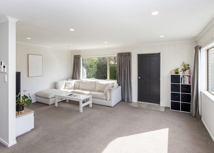  at 2/274 Burwood Rd, Burwood, Christchurch City, Canterbury