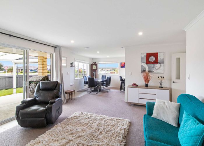  at 2 Leet Crescent, Papamoa Beach, Papamoa