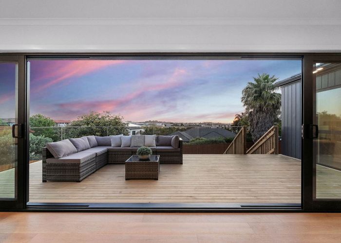  at 20 Baulcomb Parade, Windsor Park, North Shore City, Auckland