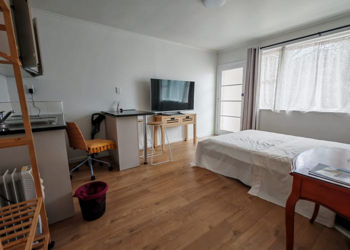  at 2/10 Tennyson St, Mount Eden, Auckland City, Auckland