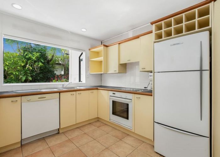  at 8 Carnmore Place, Torbay, Auckland