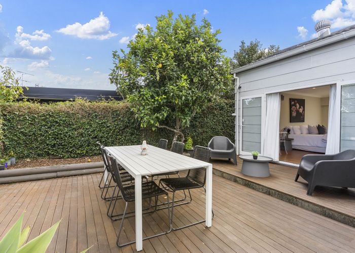  at 1/131 Grand Drive, Remuera, Auckland