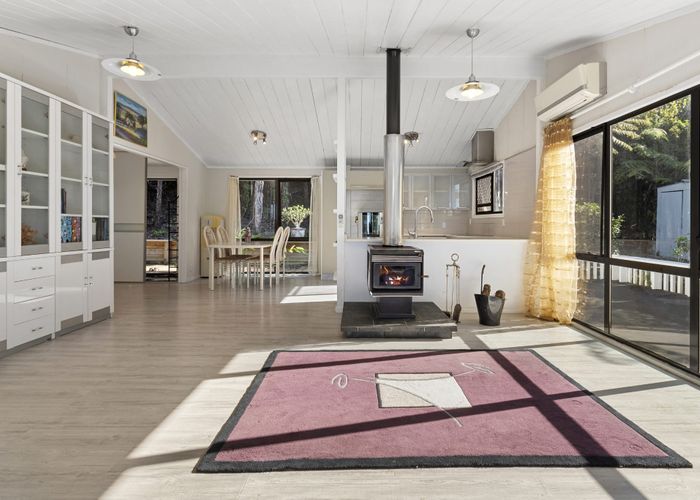  at 20 Barker Rise, Northcross, Auckland
