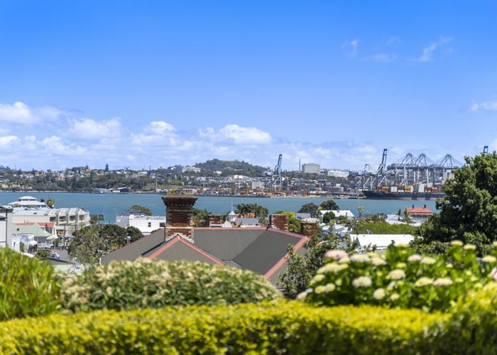  at 10/66 Victoria Road, Devonport, Auckland