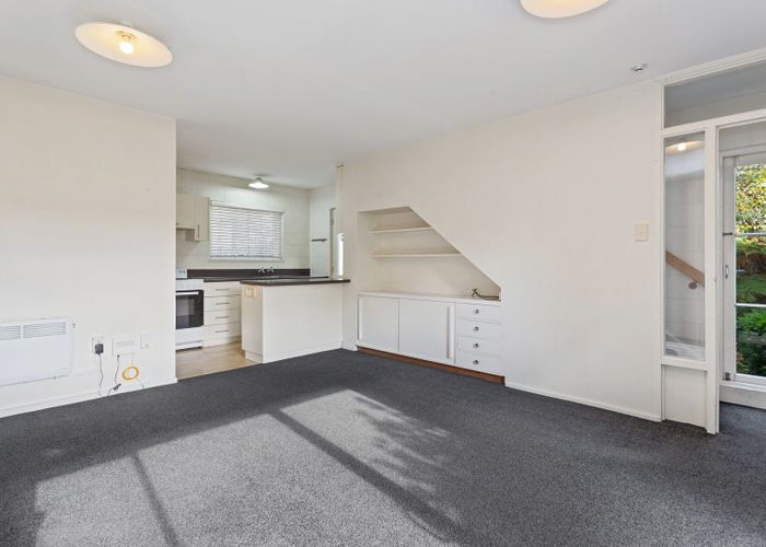  at 2/27 Rugby Street, Merivale, Christchurch City, Canterbury