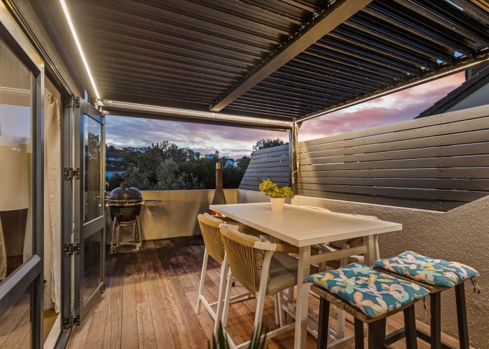  at 11/19 Langana Avenue, Browns Bay, North Shore City, Auckland