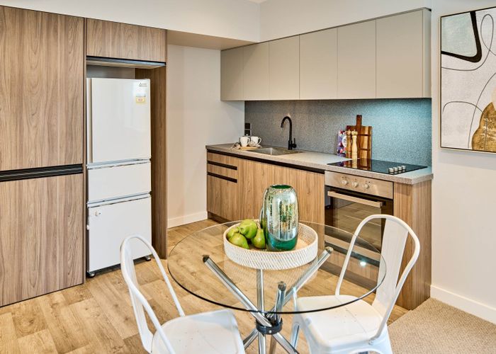  at 110/14 Laings Road, Hutt Central, Lower Hutt