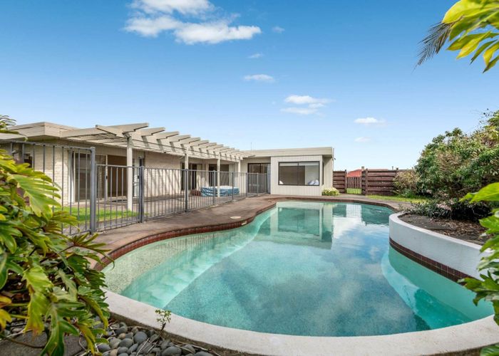  at 21A Bramley Drive, Farm Cove, Manukau City, Auckland
