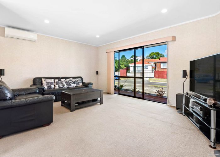  at 2 Lanier Place, Glendene, Auckland