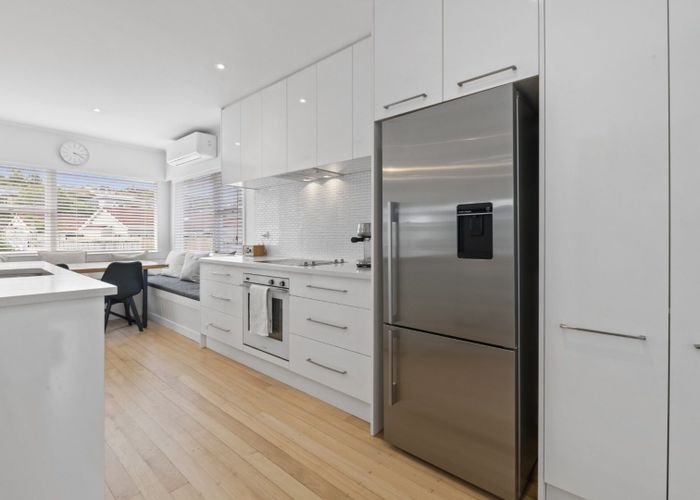  at 2/0 Wolsley Avenue, Milford, Auckland