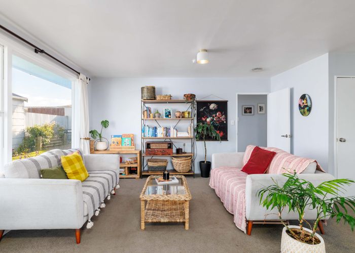  at 2/42 Pacific Road, North New Brighton, Christchurch