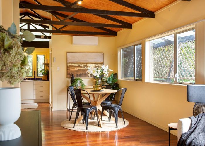  at 2/24 Marina Road, Torbay, Auckland