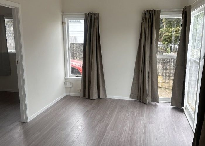  at 17 Tomo Street, New Lynn, Auckland