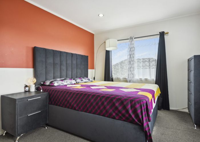  at 2/10 Regent Street, Papatoetoe, Manukau City, Auckland