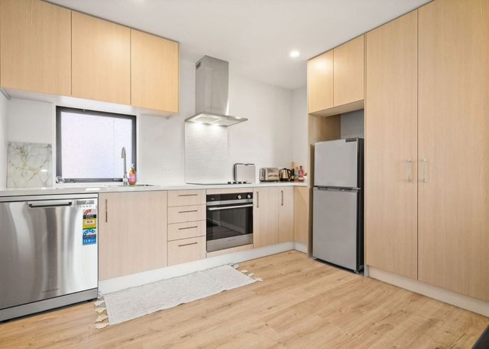  at 2/66 Innes Road, Merivale, Christchurch City, Canterbury