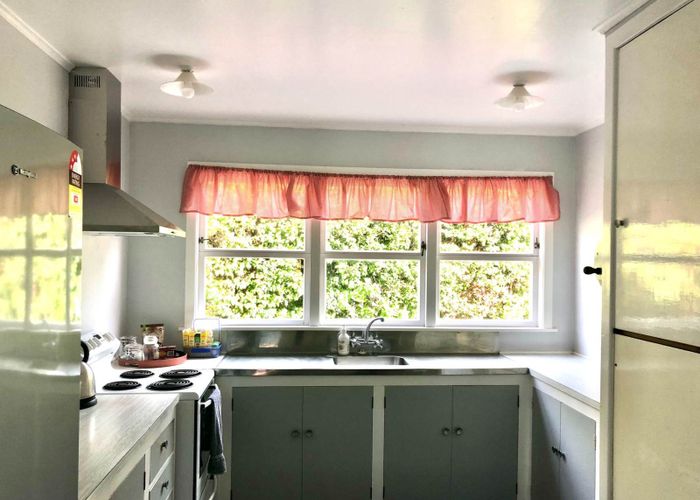  at 5 Pleasant Road, Glen Eden, Auckland