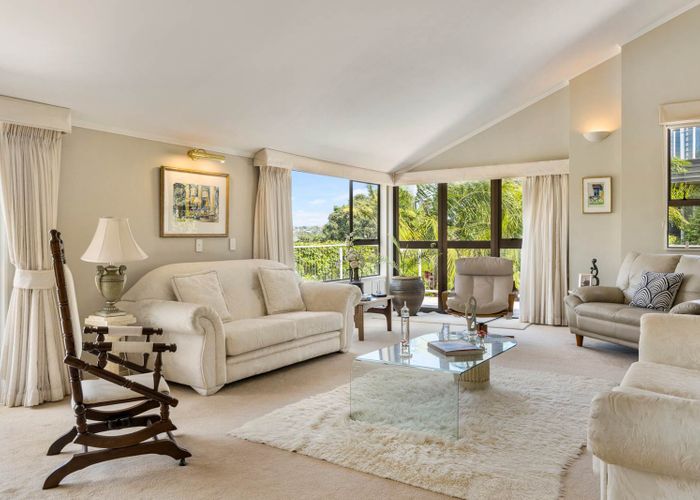  at 2/14 Pine Ridge Terrace, Hauraki, Auckland