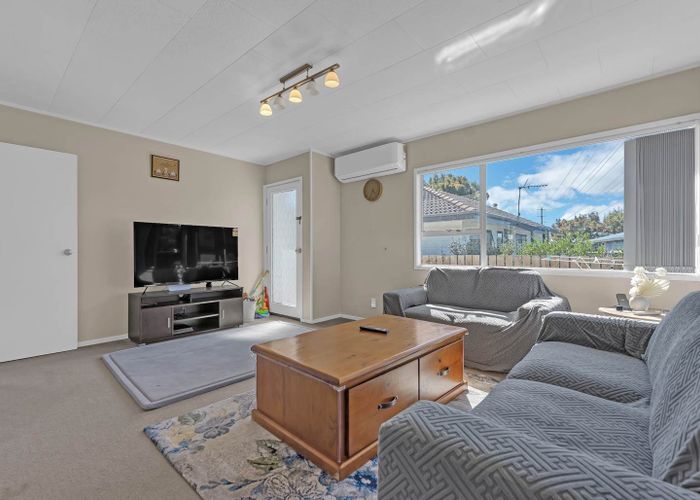  at 41 Meadowood Drive, Unsworth Heights, North Shore City, Auckland