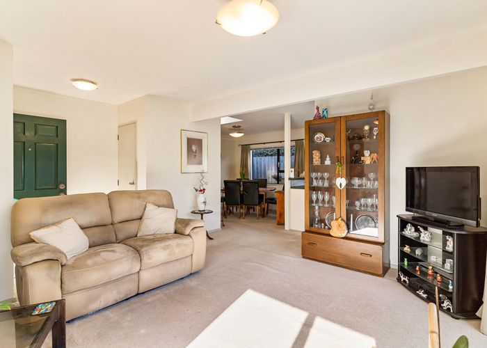  at 1/86 St Johns Road, Meadowbank, Auckland
